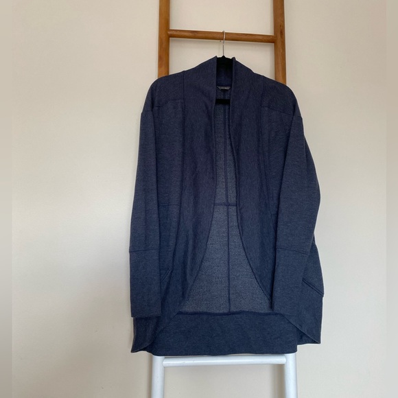 Eddie Bauer Sweaters - EUC Eddie Bauer Sweatshirt Cardigan